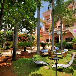 Lhostel A الدار البيضاء