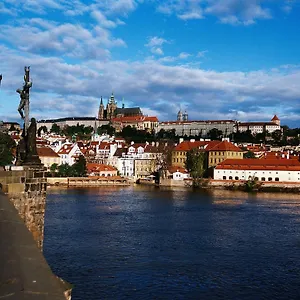 Otel Fairmont Golden, Prag